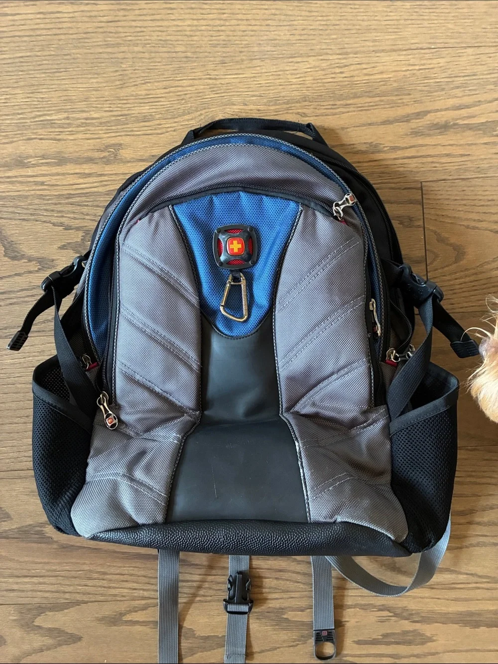 Wenger SwissGear Rival Grey and Blue Backpack with Front Gear carabiner